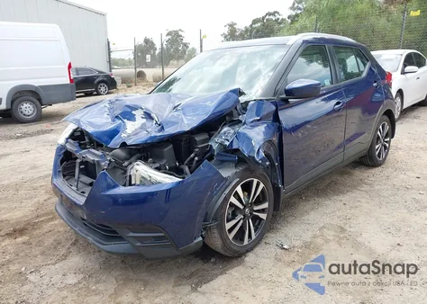 2020 Nissan Kicks Sv Xtronic Cvt z USA, uszkodzony, nr VIN 3N1CP5CV3LL484673